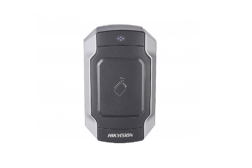 DS-K1104M - Считыватель Mifare карт, дальность считывания: 30-50 мм; поддержка протоколов RS485 и Wiegand (W26/W34); DC12В; 6Вт; -40 °C...+70°C; IP65; размер 118×76×23мм; пластик/металл.