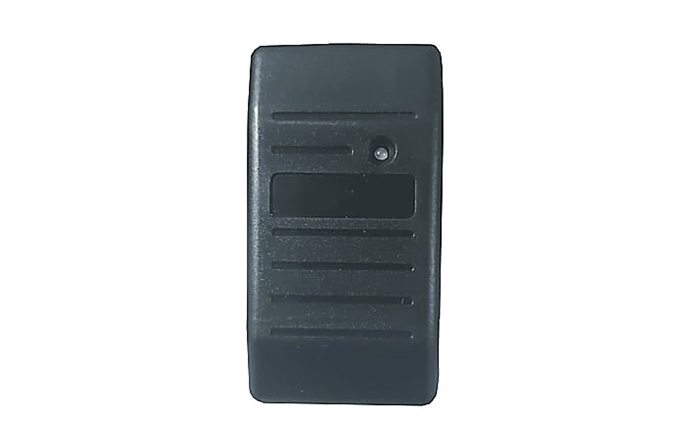 CD-EM02 - Считыватель proximity-карт EM-Marine, работает по протоколам iButton (DallasTouchMemory, поддерживает однократную передачу, полностью совместим с работой контроллеров серии Z-5R) и Wiegand 26. Рабочая частота: 125 кГц, расстояние для считывания карты: 2-14 см, расстояние считывания по линии от контроллера: iButton: до 15 м; Wiegand 26: до 100 м.